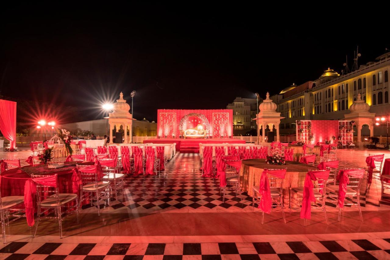 Radisson Blu Udaipur Palace Resort & Spa Exteriör bild
